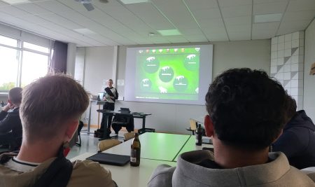Von der Theorie zur Praxis: 11 BG A der PPC-Schule unterstützt Westerwald-Brauerei bei Produkteinführung