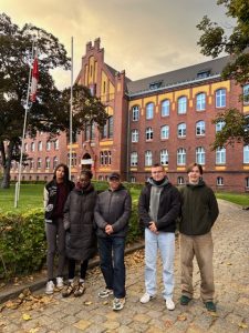 Die Praktikantinnen und Praktikanten in Wschowa.