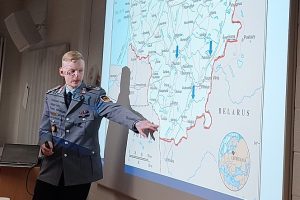 Link zum Beitrag: Sicherheitspolitik hautnah: Oberleutnant Henrik May zu Gast an der PPC