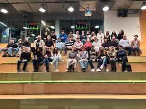 Die Schülerinnen und Schüler der Klassen 11 BGD und 24 BÜB und die Betreuerinnen und Betreuer.