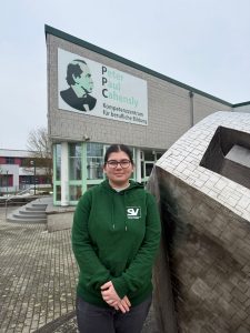 Gülay Turan, erw. Mitglied, BG