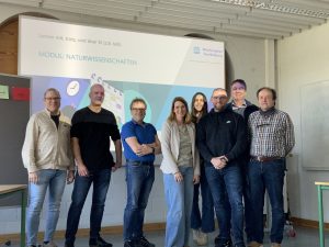 Das Bild zeigt den KI-Workshop zu den Naturwissenschaten und seine Teilnehmer.