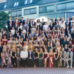 Das Bild zeigt den Abiturjarhrgang im BG und ist Link zum Beitrag: Zwischen Eleganz und Erfolg: Abiturfeier der PPC würdigt Jahrgang 2026
