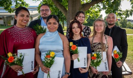 Zwischen Beruf, Familie und Klassenraum: Abitur im Abendgymnasium gemeistert